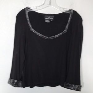 SNAKE SKIN BLOUSE W/ 3/4 SLEEVES SOFT MATERIAL OUTFIT SZ L NWOT EXCELLENT COND.